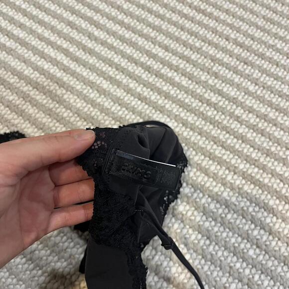 Skims Fits Everybody Lace Bodysuit - Picture 4 of 5